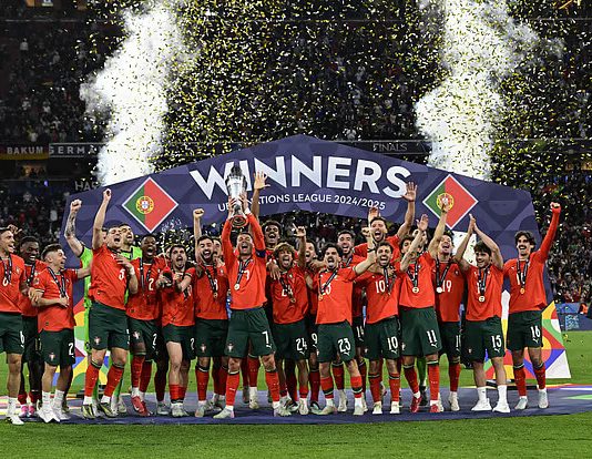 পর্তুগালের হয়ে শিরোপা ক্লাবে জেতা সব ট্রফির চেয়ে বড় : রোনালদো portugal win 1